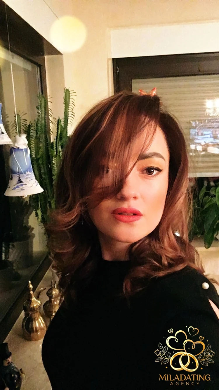 Irina - Photo 1 of 15 Irina - photo 1 | Profils de femmes